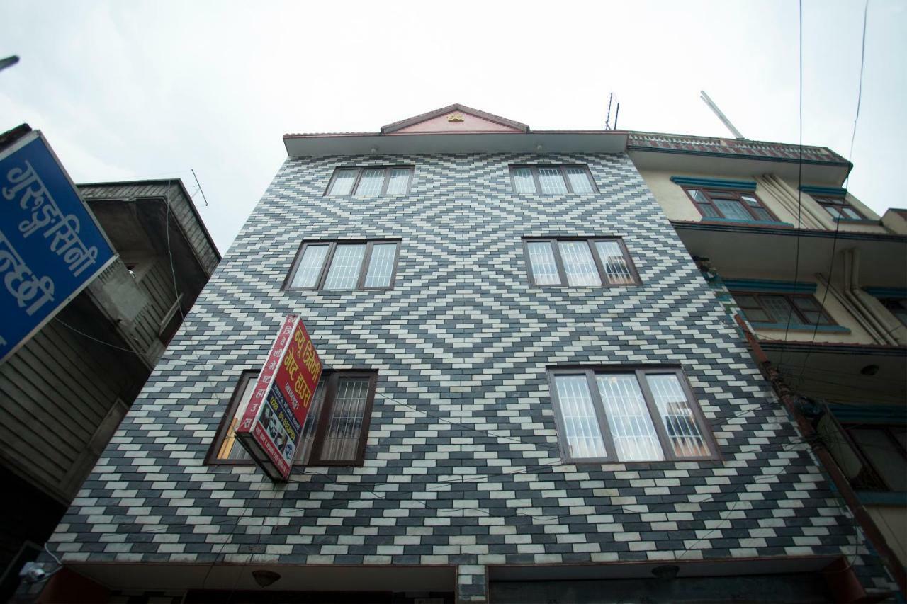 Spot On 397 Hotel Triveni Guest House Katmandou Extérieur photo